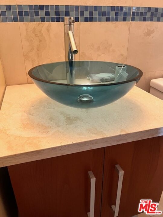 Building Photo - 8609 W Knl Dr