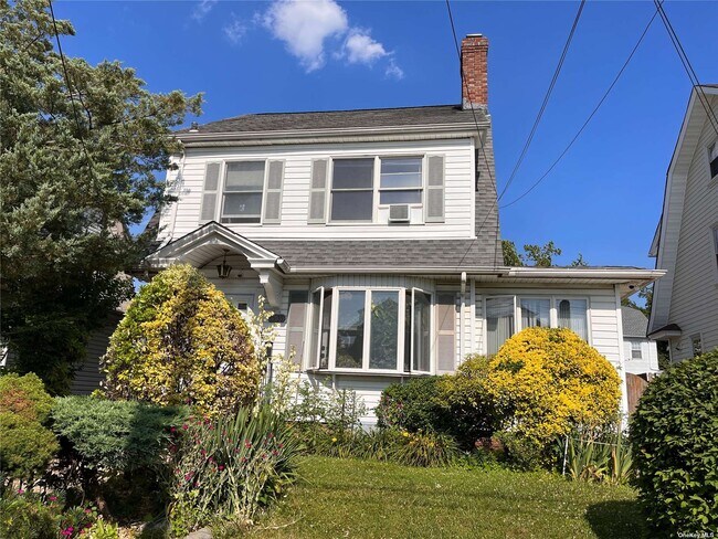 Primary Photo - 45-35-45169 169th St