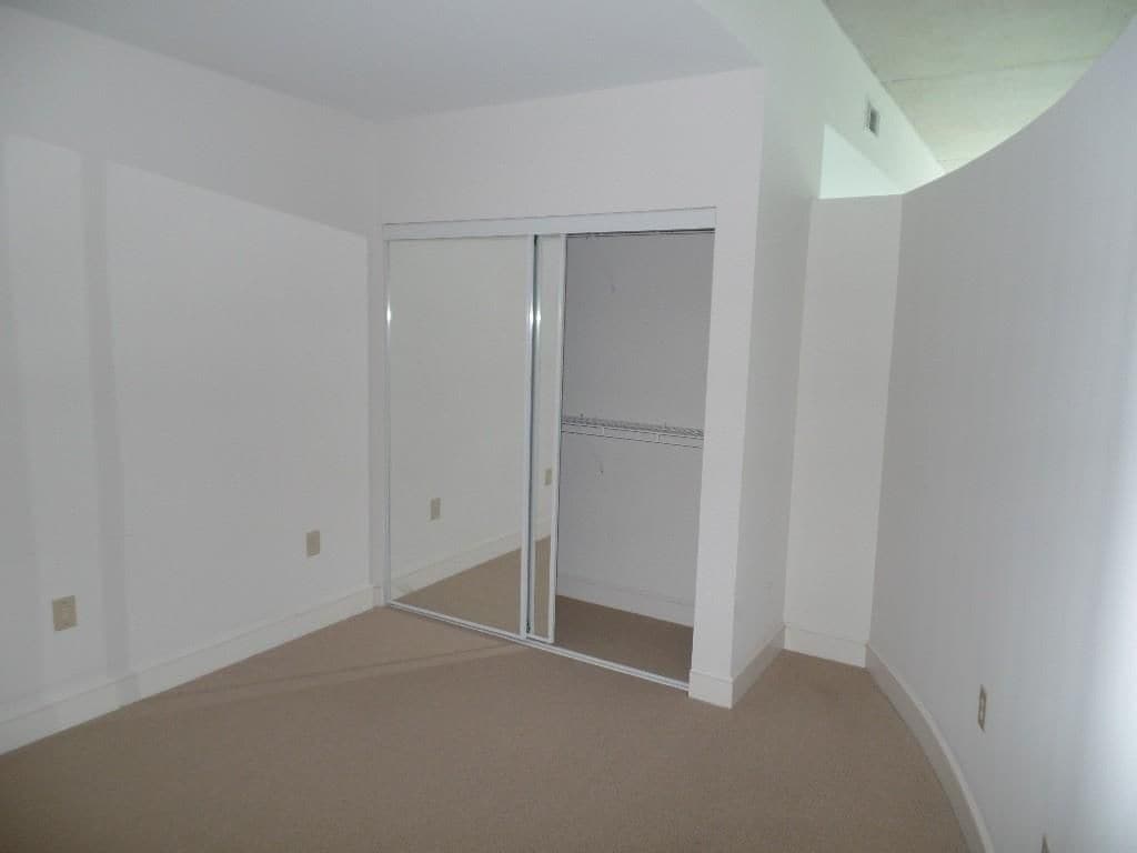 Building Photo - 950 W Peachtree St NW