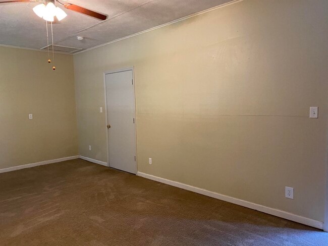 Building Photo - 2507 Waldemar Ln
