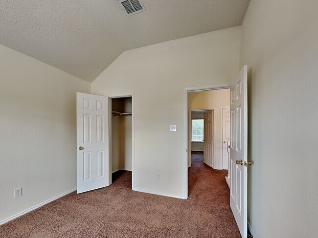 Building Photo - 4861 Autumn Hill