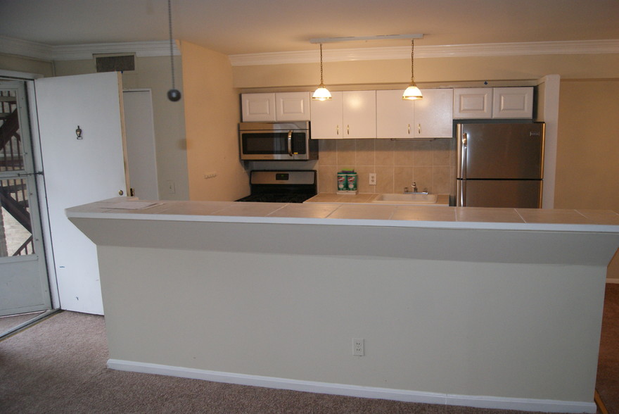 Building Photo - 7531 Spring Lake Dr