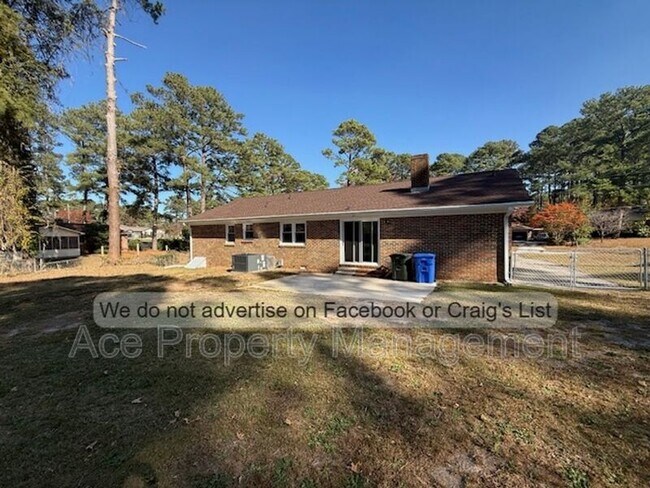 Building Photo - 643 Wakefield Dr