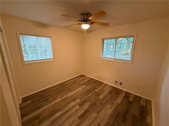 Building Photo - 1159 Tamarack Trail