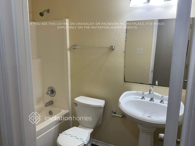 Building Photo - 6316 Fern Meadow Dr