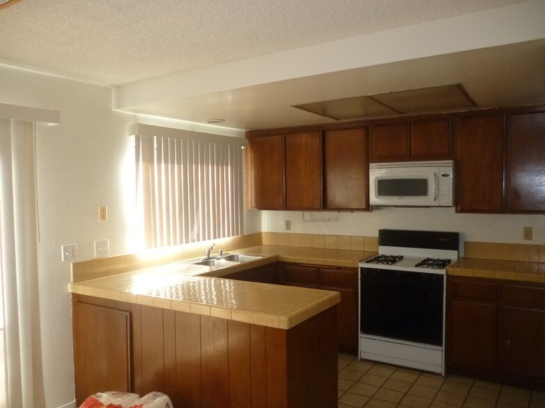 Building Photo - 2286 Pacific Ave