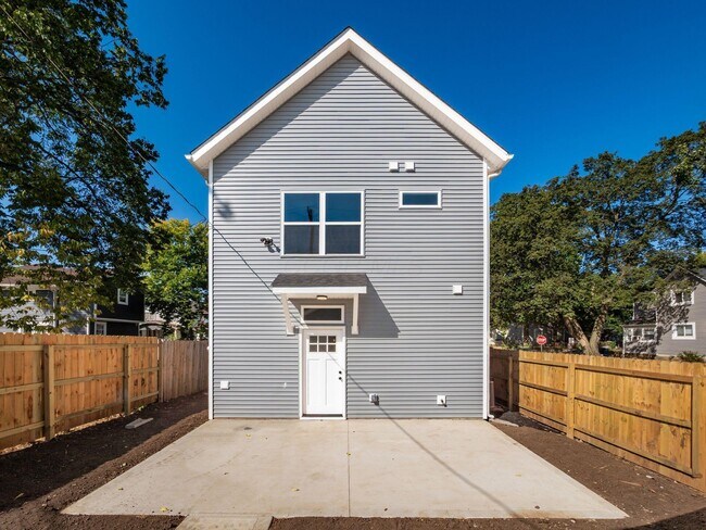 Building Photo - 130 N Guilford Ave