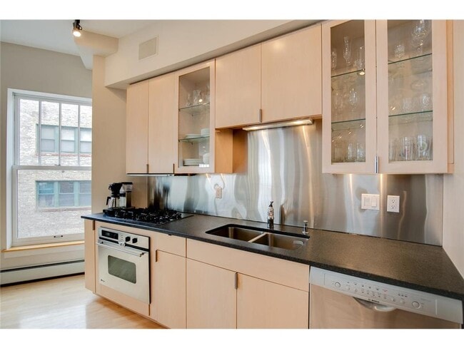 Building Photo - 408 N 1st St