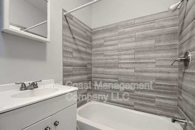 Building Photo - 2419 McCulloh St