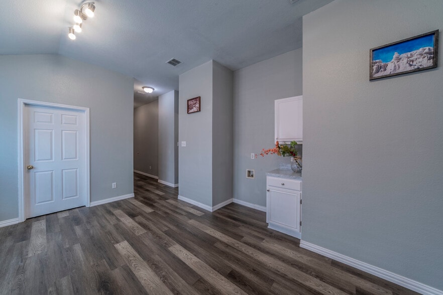Building Photo - 11765 Bobcat Dr