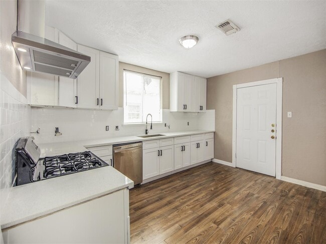 Building Photo - 5108 Clay St