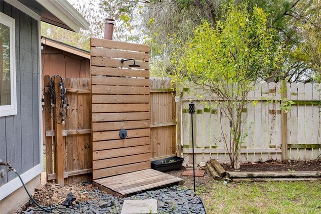 Building Photo - 4601 Candletree Ln