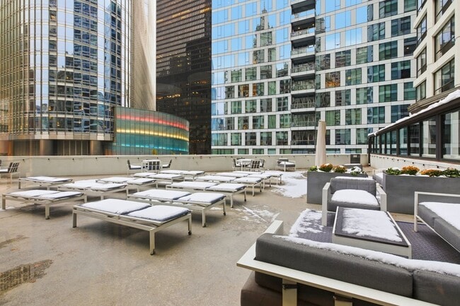 Building Photo - 405 N Wabash Ave