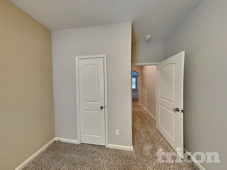 Building Photo - 304 Micah Ln