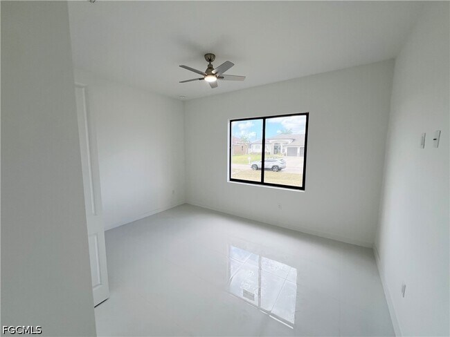 Building Photo - 2113 NW 41st Ave
