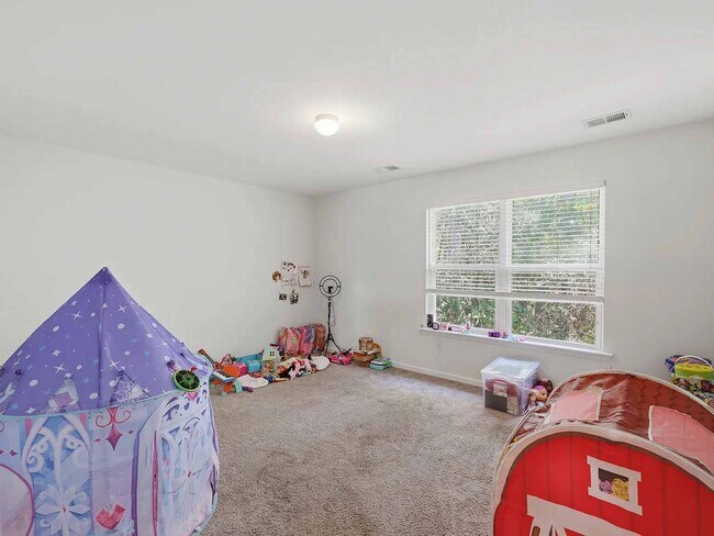 Building Photo - 118 Ceasar Pl
