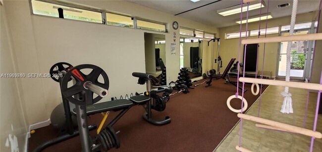 Building Photo - 17890 W Dixie Hwy