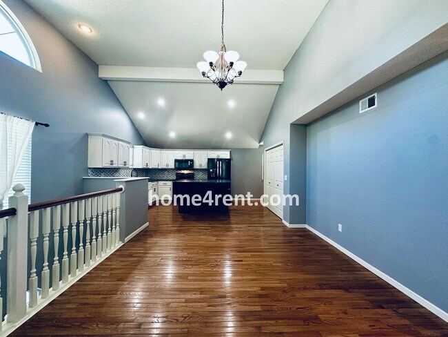 Building Photo - Overland Park Raised Ranch, Primary Suite ...