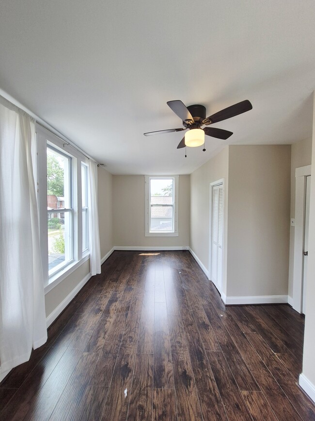Building Photo - 711 Arnold Ave