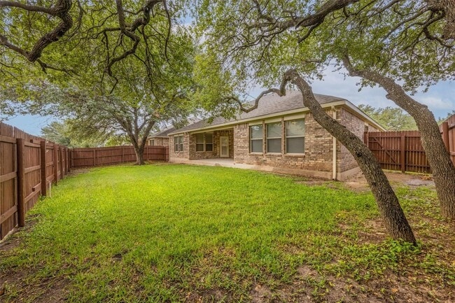 Building Photo - 1920 Mary Ella Dr