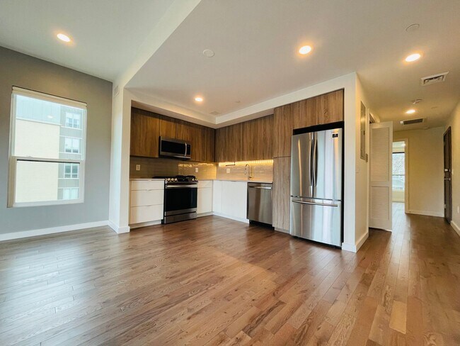 Building Photo - Jamaica Plain 2 bedroom w/garage parking a...