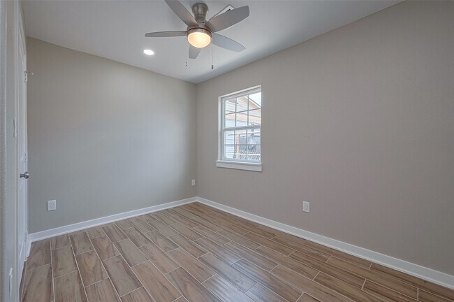 Building Photo - 4111 Beggs St