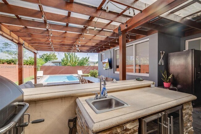 Building Photo - 7549 Buccaneer Ave