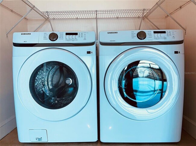 Building Photo - 101 S Eola Dr