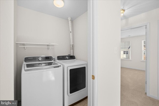 Building Photo - 927 Buttonwood Terrace NE