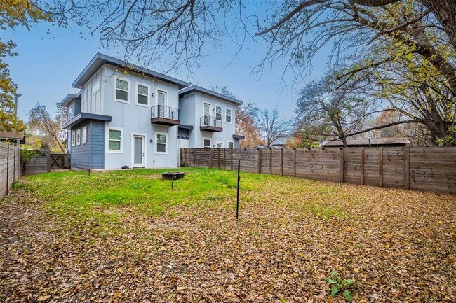 Building Photo - 6405 Chesterfield Ave