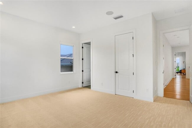 Building Photo - 15023 Pendio Dr