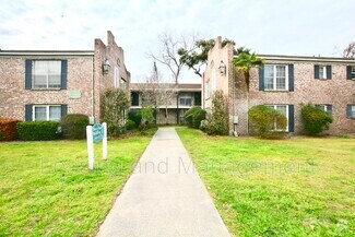 Building Photo - 811 Colony Dr