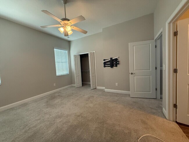 Building Photo - 2820 1st Ave S