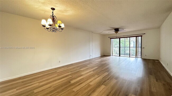 Building Photo - 413 Lakeview Dr
