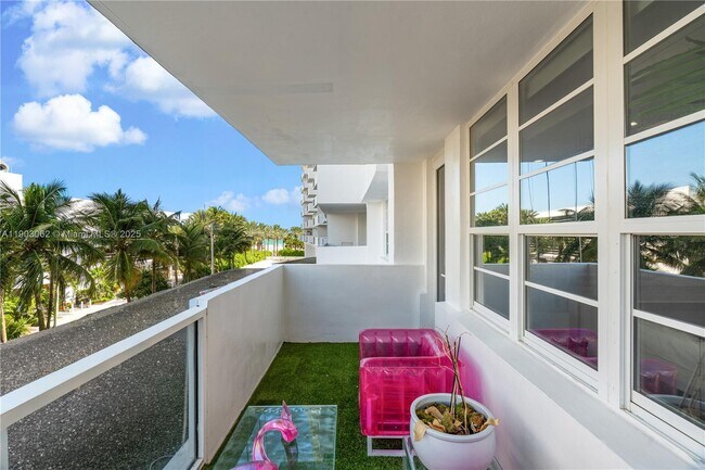 Building Photo - 100 Lincoln Rd