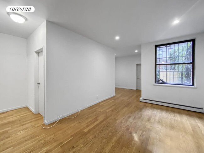 Building Photo - 523 W 49th St