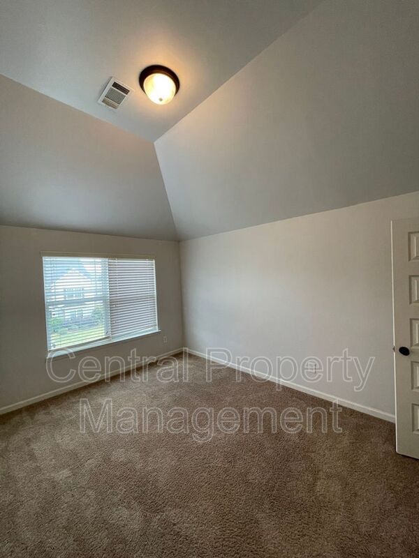 Building Photo - 514 W Holloway Dr