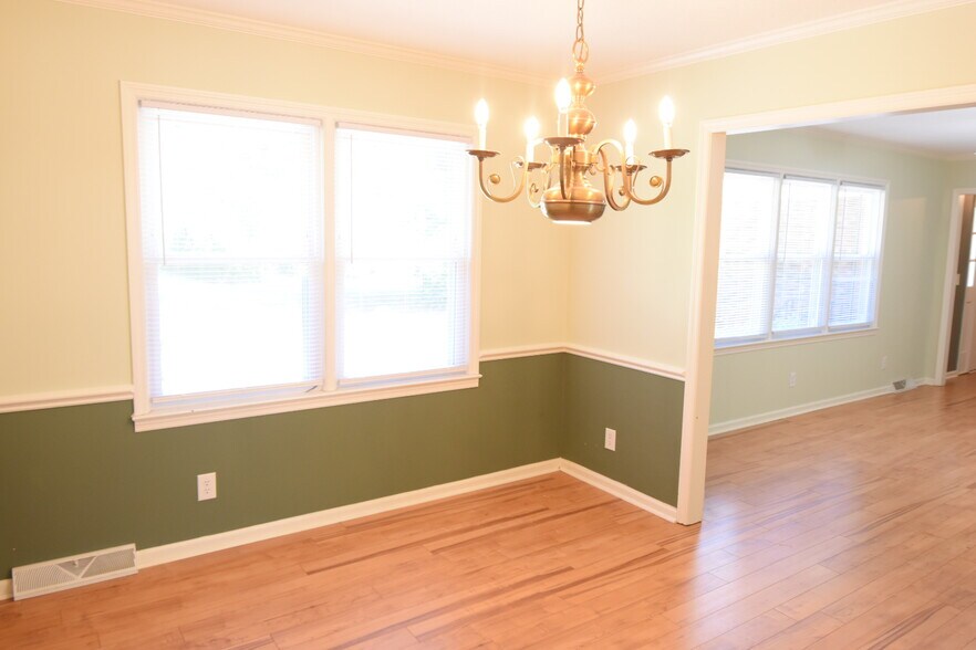 Building Photo - 1502 Parmele Dr
