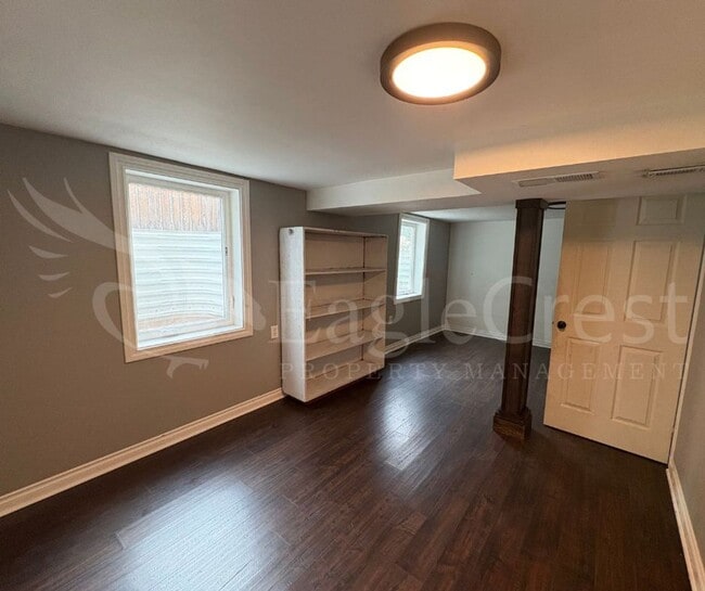 Building Photo - Three Bedroom, Two Bathroom House Located ...