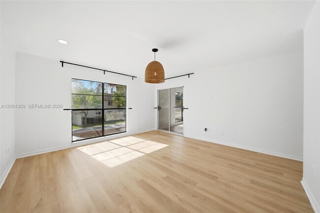 Building Photo - 6704 SW 114th Pl