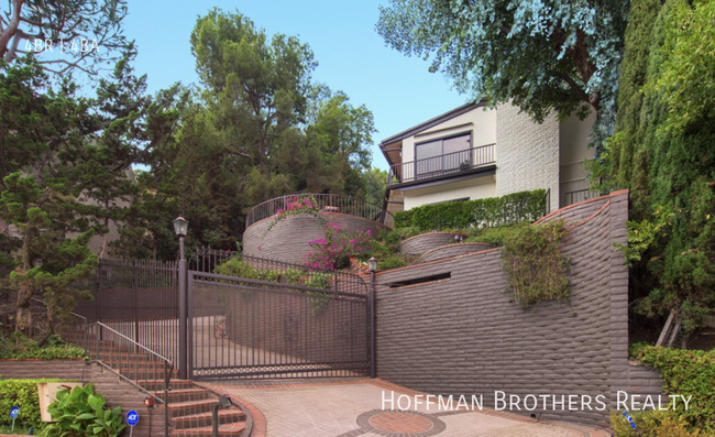 Building Photo - 9305 Beverlycrest Dr. Beverly Hills, CA 90210