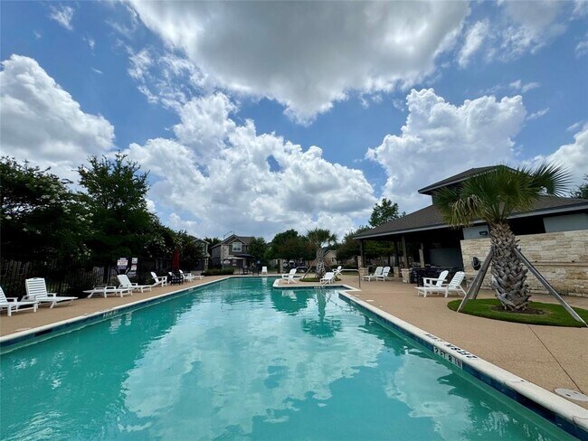 Building Photo - 8629 White Ibis Dr