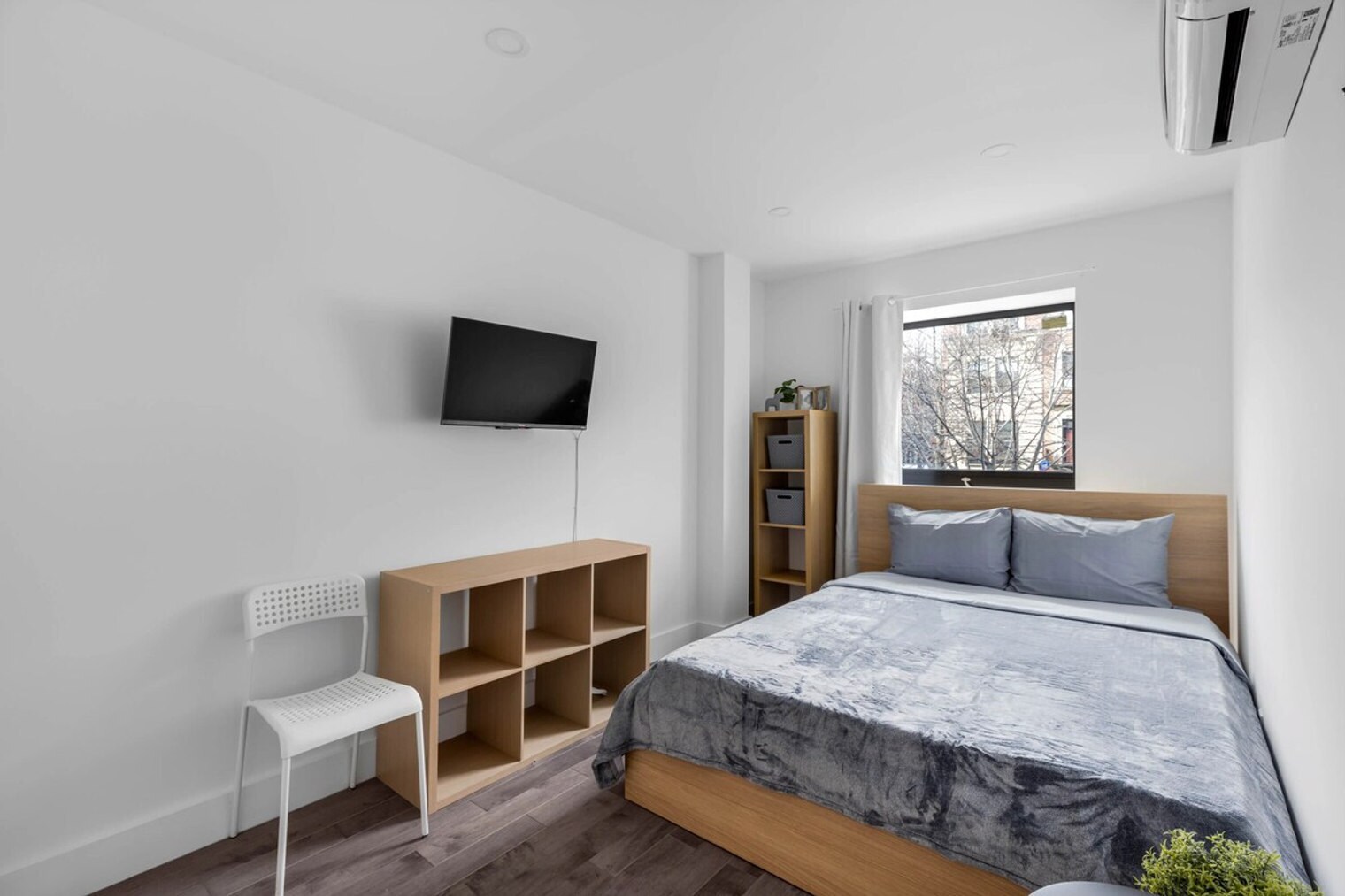 Building Photo - 27E E 128th St