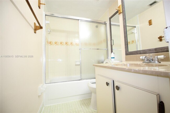 Building Photo - 17890 W Dixie Hwy