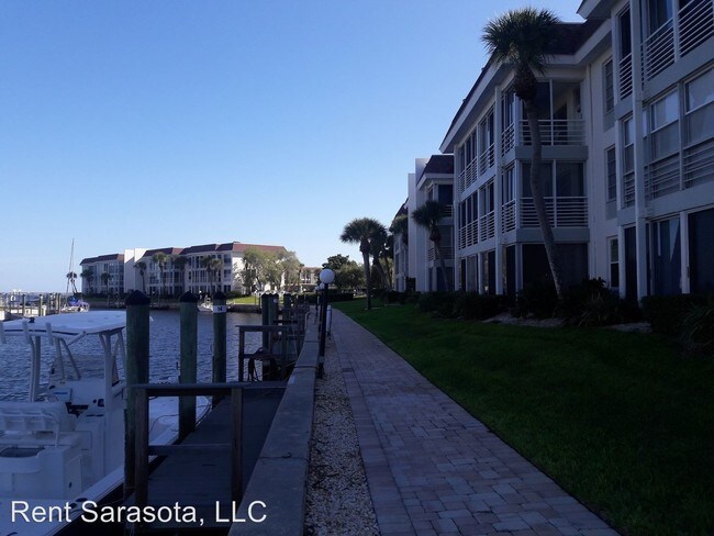 Building Photo - 4330 Falmouth Dr