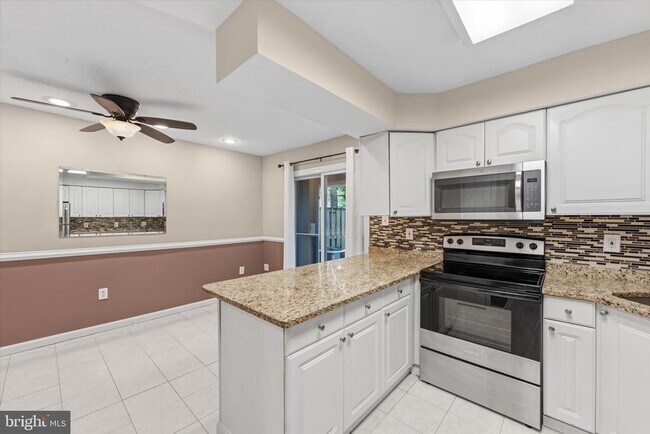 Building Photo - 129 N Duke Dr
