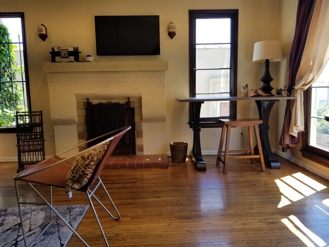 Living Room - 1324 S Cloverdale Ave