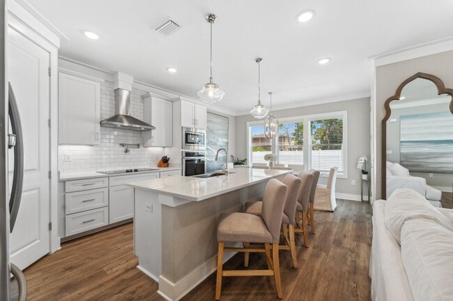 Building Photo - 712 Landing Cir