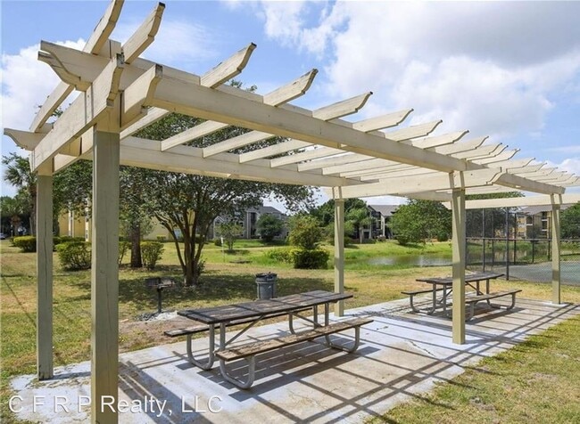 Building Photo - 1 br, 1 bath House - 4760 Walden Circle #516