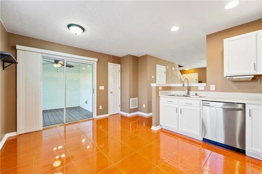 Building Photo - 5125 Sky Ridge Way